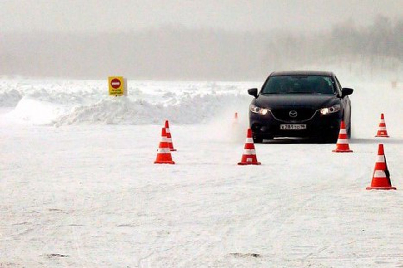 Автошкола экстремального вождения в москве. Экстремальное вождение. Зимнее контраварийное вождение. Контраварийная подготовка зимой. Автошкола экстремального вождения.